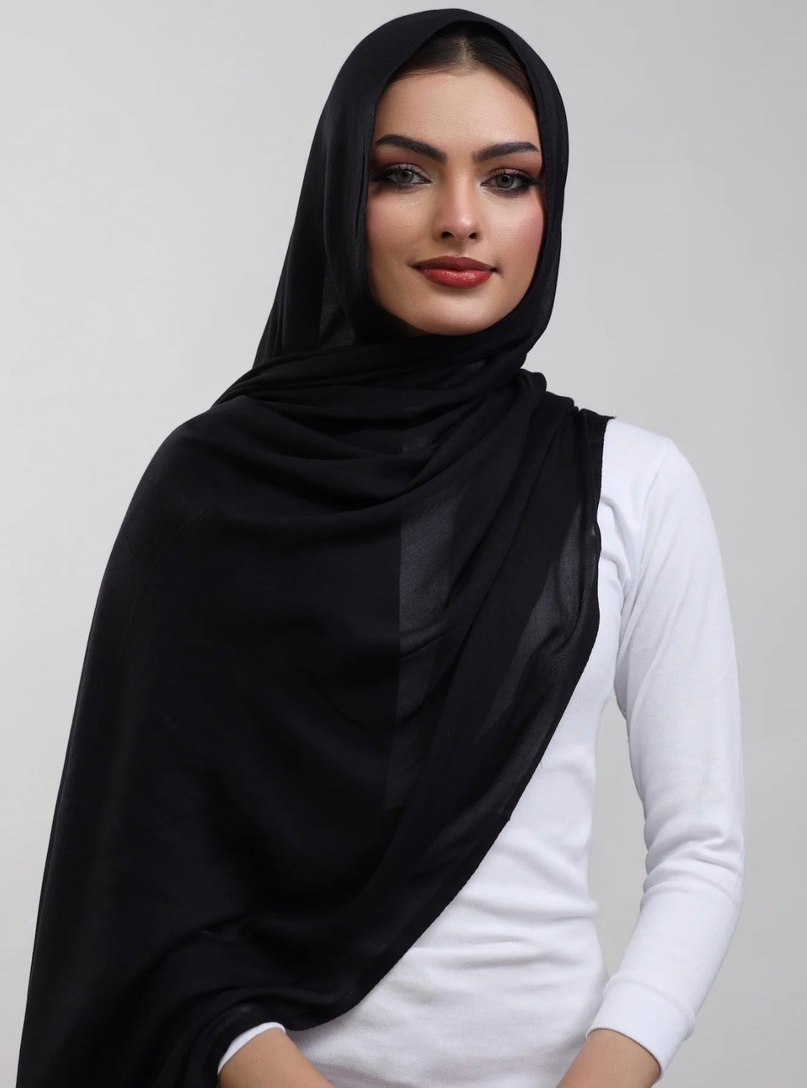 Black Plain Model Hijab