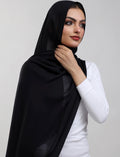 Black Plain Model Hijab