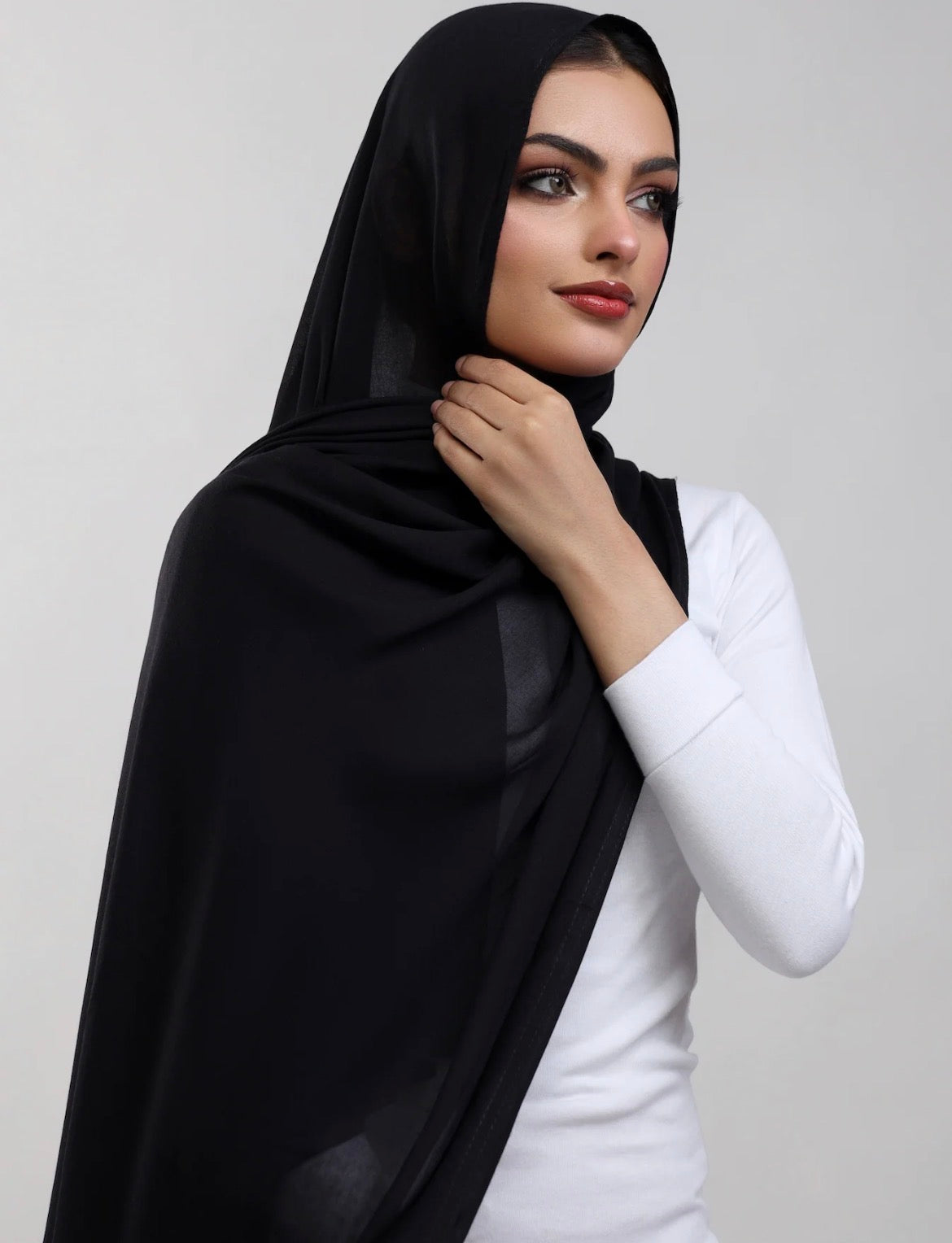 Black Plain Model Hijab