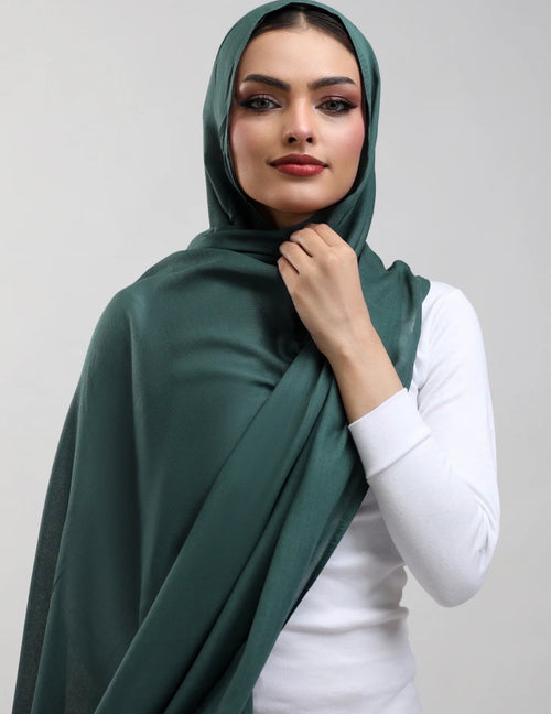 Bottle Green Plain Model Hijab