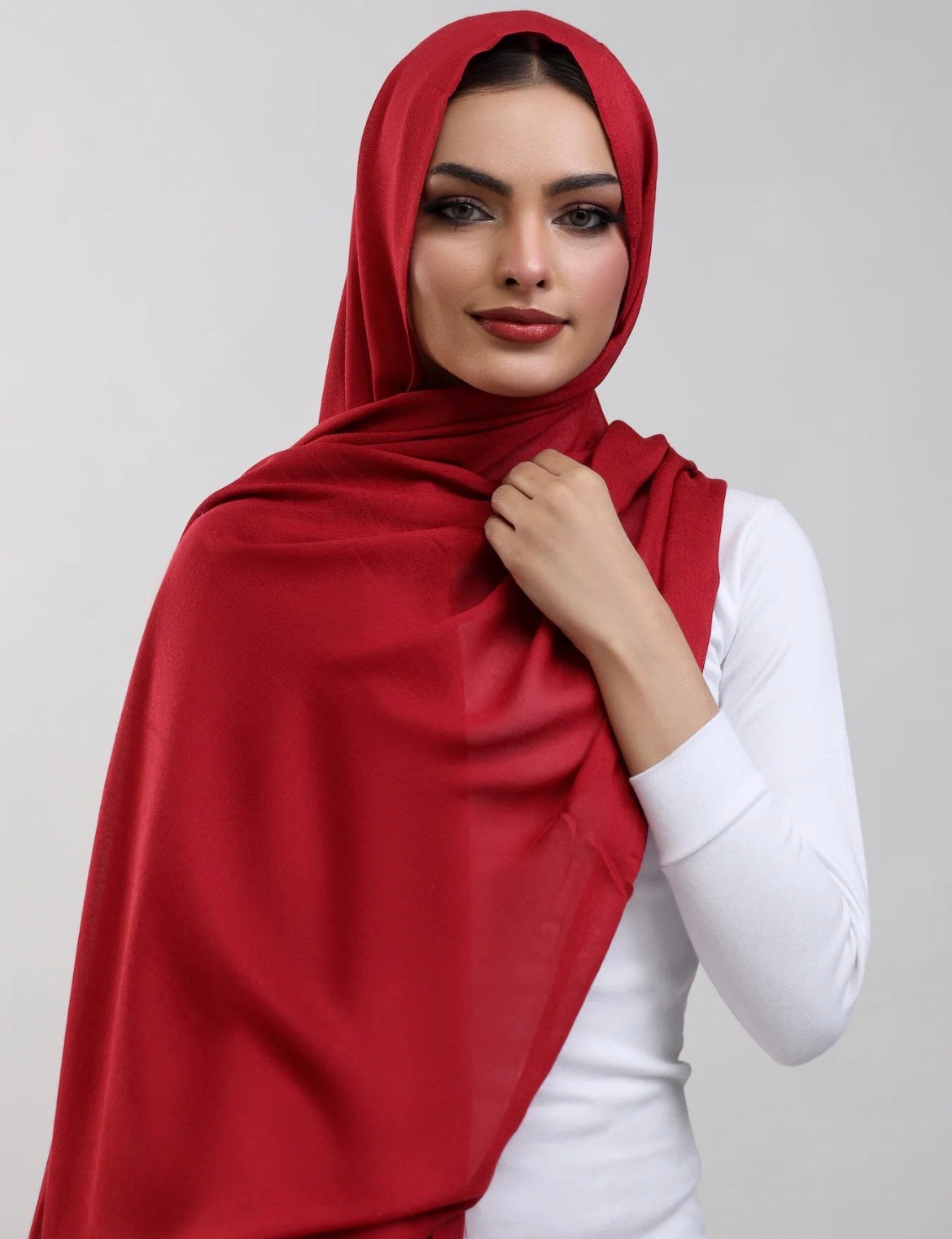 Red Plain Model Hijab